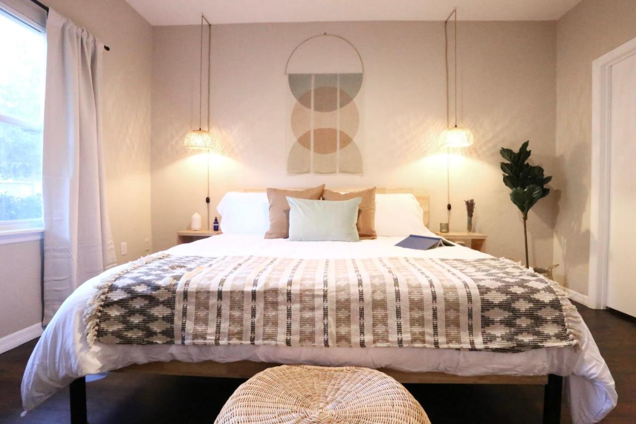 Nomad Retreat King Bed Boutique Condo W Garage غينزفيل، فلوريدا المظهر الخارجي الصورة