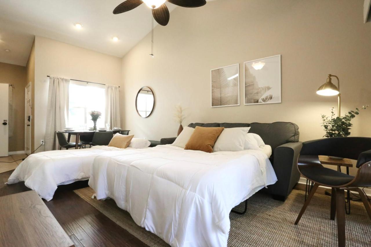 Nomad Retreat King Bed Boutique Condo W Garage غينزفيل، فلوريدا المظهر الخارجي الصورة
