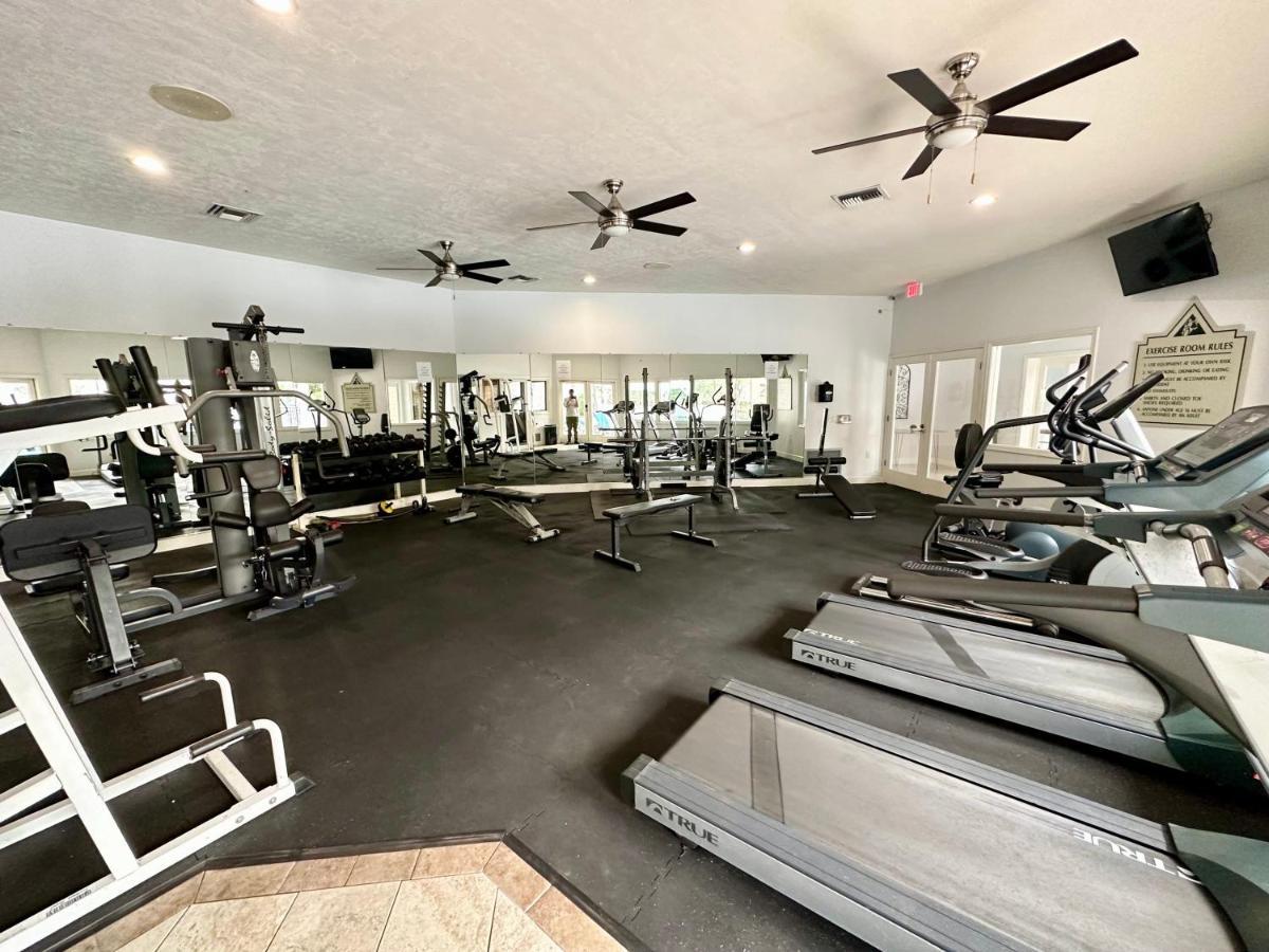 Nomad Retreat King Bed Boutique Condo W Garage غينزفيل، فلوريدا المظهر الخارجي الصورة